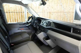 Volkswagen Transporter Volkswagen Transporter 150pk Automaat L2H1 28 Highline Navigatie Apple Carplay Cruise control Airco 3-Zits Euro6 - afbeelding nr 18