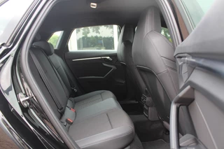 Audi A3 Audi A3 Sportback 30 TFSI S edition 32.429 km! / Virtual Cockpit / Apple CarPlay / Full LED / 17'' / Navigatie / Half leder / Parkeerhulp achter / ACC - afbeelding nr 12