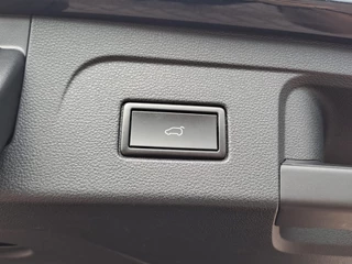 Volkswagen Touran | Automaat | Navi | Trekhaak | Stoel- en stuurverwarming | ACC | LED | - afbeelding nr 28