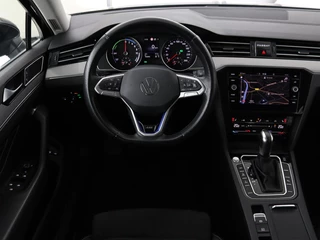 Volkswagen Passat Volkswagen Passat 1.4 TSI GTE | Stoel & stuurverwarming | Camera | Carplay | Trekhaak | Adaptive cruise | Standkachel | Navigatie | Full LED - afbeelding nr 3