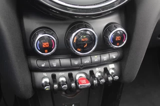 MINI Cooper MINI Cooper Mini 1.5 60 Years Edition / Panoramadak / Head-up / Leder / Harman Kardon / 17'' / Navigatie / DAB / Cruise Control - afbeelding nr 25