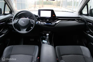 Toyota C-HR Toyota C-HR 1.8 Hybrid Dynamic  Trekhaak NL Auto Boekjes. - afbeelding nr 6