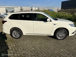 Mitsubishi Outlander Mitsubishi Outlander 2.4 PHEV Intense+ |carplay|trekhaak - afbeelding nr 25