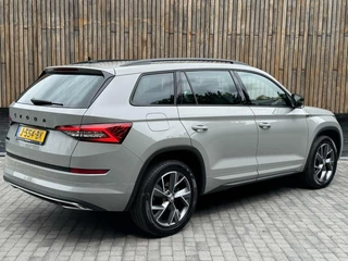 Škoda Kodiaq Skoda Kodiaq 1.5 TSI Sportline Automaat | Trekhaak uitklapbaar | Grootscherm navigatiesysteem | Stoelverwarming | Adaptieve cruise control | Dode hoek detectie | Canton HiFi | LED | Achteruitrijcamera | Parkeersensoren voor en achter - afbeelding nr 2