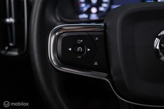 Volvo XC40 Volvo XC40 1.5 T2 Momentum | Schuifdak | Trekhaak | Camera | LED | stoel & stuurwielwarming | - afbeelding nr 27