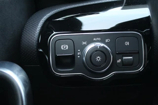 Mercedes-Benz A-Klasse Mercedes A-klasse 200 AMG/Pano/Camera/Stoelverw/ACTIEPRIJS! - afbeelding nr 28
