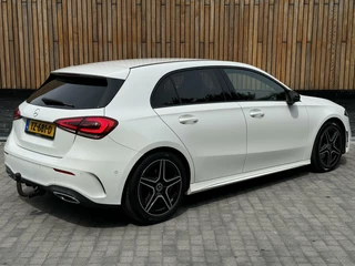 Mercedes-Benz A-Klasse Mercedes A-klasse 200 AMG-styling Automaat | Widescreen Navi | Stoelverwarming | Getint glas | Metallic lak | Parkeersenoren voor en achter | Achteruitrijcamera - afbeelding nr 2