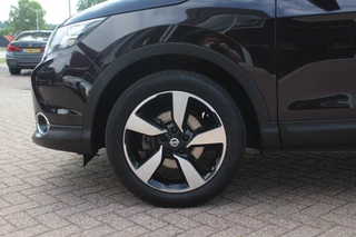 Nissan QASHQAI Nissan QASHQAI 1.2 N-Connecta / Trekhaak / Panoramadak / 360Camera / 18'' / Keyless / Navigatie / Getint glas / DAB / Cruise Control - afbeelding nr 14