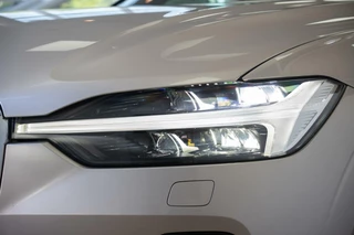 Volvo XC60 Volvo XC60 2.0 T8|455PK AWD|Org NL|1ste Eig|Ultimate Bright|Luchtv.|Bowers & Wilkins|Trekhaak|Head-Up|Pano|Crystal|Dealer Onderhouden - afbeelding nr 40