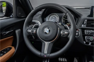 BMW 1 Serie BMW 1 Serie M140i Shadow Schuifdak H/K Stuurverw Camera CarPlay Leer - afbeelding nr 20