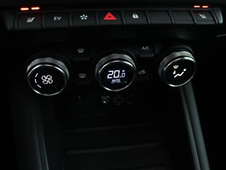 Renault Captur Renault Captur 1.6 E-Tech Hybrid 145 Initiale Paris | Leder |  Stoel & stuurverwarming | Camera | Full LED | Park Assist | Carplay | BOSE Sound - afbeelding nr 23