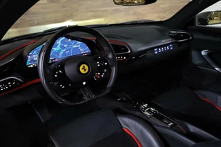Ferrari 296 Ferrari 296 GTB 3.0 V6 | Passenger Display| Carbon Ex & Int|HUD| - afbeelding nr 3