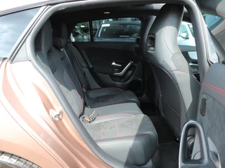 Mercedes-Benz CLA Mercedes-Benz CLA Shooting Brake 200 Business Solution AMG I Panoramdak I Trekhaak I Leder - afbeelding nr 9