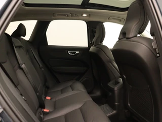 Volvo XC60 Volvo XC60 T6 PLUG-IN HYBRID LONG RANGE ESSENTIAL EDITION SCHUIFDAK ACC BLI - afbeelding nr 31