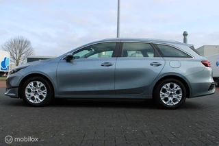 Kia Ceed Sportswagon Kia Ceed Sportswagon 1.5 T-GDi DynamicLine, 160 PK, Trekhaak, Pdc achter + Camera, App connect, Clima, Navi, Cruise, 1400 KG Trekvermogen. - afbeelding nr 3