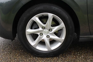 Peugeot 208 Peugeot 208 1.2 82pk Style Pack 5-drs ECC/Cruise/Navi/PDC - afbeelding nr 25