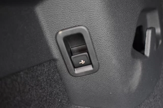 Volkswagen Golf Volkswagen Golf 1.5 TSI LIFE CAMERA/TREKHAAK/LED VW-LOGO - afbeelding nr 9