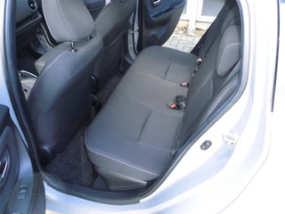 Toyota Yaris Toyota Yaris 1.5 Hybrid Dynamic Automaat two-tone-camera-pdc - afbeelding nr 13