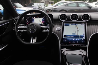 Mercedes-Benz C-Klasse Mercedes-Benz C-Klasse 180 AMG Line / Camera / Leder&Alcantara / 18'' / Navigatie / DAB / Dodehoek / Stoelverwarming / Cruise Control - afbeelding nr 8