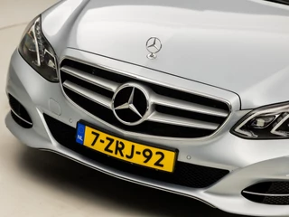 Mercedes-Benz E-Klasse 184Pk Automaat (PANORAMADAK, NAVIGATIE, CLIMATE, LEDER, STOELVERWARMING, SPORTSTOELEN, PARKEERSENSOREN, ZWART HEMEL, NIEUWE APK, NIEUWSTAAT) - afbeelding nr 32