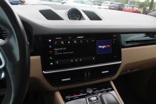 Porsche Cayenne Porsche Cayenne 3.0 E-Hybrid Platinum Edition / Trekhaak / Panoramadak / 360Camera / 22'' / Matrix LED / Luchtvering / Sportdesign / Sportchrono / Keyless / Stoelventilatie / Stuurverwarming / Dodehoek / DAB / ACC - afbeelding nr 27