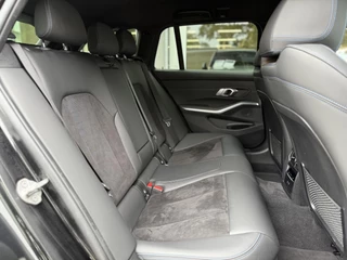 BMW 3 Serie BMW 3-serie Touring 330e High Executive M-Sport|HUD|Ad.Cruise|El.Trekhaak|HIFI|19