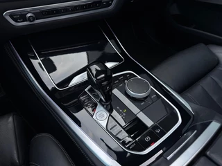 BMW X5 BMW X5 M50d M PACK M20 FULL OPTIES SKY LOUNGE PANO NAVI CARBON 360 CAME - afbeelding nr 15