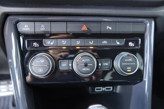 Volkswagen T-Roc Volkswagen T-Roc 1.5 TSI Sport 150pk NAVI, Camera, Schuif/kanteldak, Stoelverwarming - afbeelding nr 9