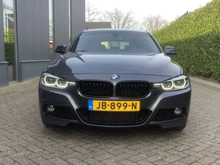 BMW 3 Serie BMW 3 Serie Touring 330i X-Drive Aut. M-Sport - afbeelding nr 2