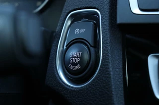 BMW 1 Serie BMW 1-serie M140i LCI / VOL! / RWD / Camera / H&K / Pano / 18