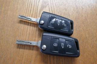 Škoda Fabia Škoda Fabia 1.0 TSI MONTE CARLO PANODAK/TREKHAAK/NAVI/NL-AUTO - afbeelding nr 33
