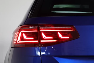 Volkswagen Passat Volkswagen Passat Variant 1.5 TSI R-Line Business + NL-Auto!! SUPER COMPLEET!! - afbeelding nr 36