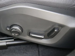 Volvo XC60 Volvo XC60 T8 AWD Plus Dark | Panoramadak | 360° Camera | Dodehoekdetectie - afbeelding nr 18