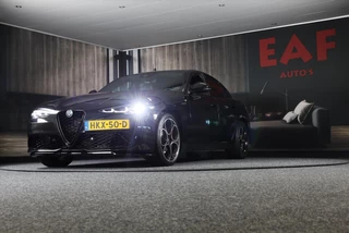 Alfa Romeo Giulia Alfa Romeo GIULIA 2.0 T GME AWD Tributo Italiano / FACELIFT / Digital Cockpit / Acc / HK / Leder / Elek Stoelen / Camera / 19 Inch - afbeelding nr 4