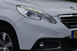 Peugeot 2008 | NL-Auto | Pano.dak | Nav | Cruise Contr | Climate Contr | PDC | Trekhaak | NAP - afbeelding nr 30