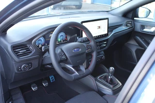 Ford Focus Ford Focus Wagon 1.0 EcoBoost Hybrid ST Line X 125pk | Winterpack | Driver Assistance pack | 18 inch Licht metaal | Incl 2.500,- Ford Voordeel - afbeelding nr 8
