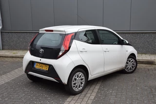 Toyota Aygo Toyota Aygo 1.0 VVT-i x-play | Cruise control | Bluetooth | Achteruitrijcamera | - afbeelding nr 30