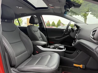 Hyundai IONIQ Hyundai IONIQ Premium EV Navi,Leder,Dodehoek,Schuifdak,Camera,Clima,Cruise,Stoelverwarming V+A,Stuurverwarming,Pdc V+A,Nieuwe Apk bij Aflevering - afbeelding nr 8