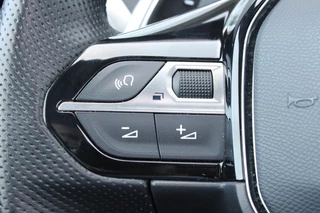 Peugeot 5008 Peugeot 5008 1.2 130PK AUTOMAAT GT PACK BUSINESS | PANORAMISCH SCHUIF/KANTEL DAK | AFNEEMBARE TREKHAAK | ALCANTARA BEKLEDING | FULL LED KOPLAMPEN | FOCAL AUDIO | 19