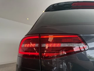 Volkswagen Passat Volkswagen Passat Variant 1.5 TSI CL Bns AUtomaat NAP Led carplay PDC Virtual cockpit - afbeelding nr 9