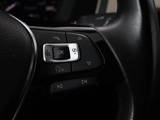 Volkswagen Passat Volkswagen Passat 1.4 TSI R Line | Trekhaak | 360 camera |  Stoelverwarming | Leder/Alcantara | Carplay | Adaptive cruise | Navigatie | Full LED | Virtual Cockpit - afbeelding nr 16