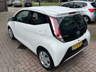 Toyota Aygo | NAVIGATIE | AIRCO | - afbeelding nr 13