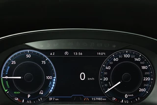 Volkswagen Passat Volkswagen Passat 1.4 TSI PHEV GTE | Head-Up | Stoelverwarming | 360 camera | Trekhaak | Keyless | Carplay | Dynamic Chassis Control | Full LED | Massage | Navigatie | Active Info Display - afbeelding nr 37