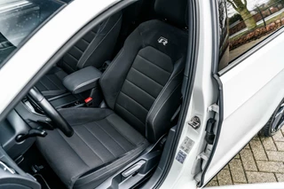 Volkswagen Golf Volkswagen Golf 2.0 TSI 4Motion R Pano Camera ACC - afbeelding nr 34