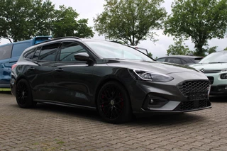 Ford Focus Ford Focus Wagon 2.3 EcoBoost ST-3 | Automaat 280pk! | Dubbele Wielset | Panoramadak | Winter Pack | Adaptive cruise control | Adaptive LED | Head up Display | Camera | - afbeelding nr 6