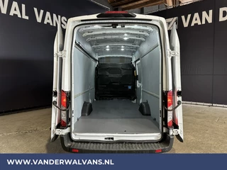 Ford Transit Ford Transit 2.0 TDCI 130pk L4H3 Jumbo Euro6 Airco | Camera | Navigatie | Apple Carplay | Cruisecontrol Android Auto, Parkeersensoren, Verwarmde voorruit, Stoelverwarming, Bijrijdersbank - afbeelding nr 3