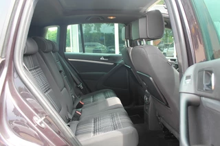 Volkswagen Tiguan Volkswagen Tiguan 1.4 TSI Edition / Trekhaak / Panoramadak / Apple CarPlay / 18'' / Navigatie / Xenon / Stoelverwarming / Cruise Control - afbeelding nr 12