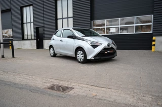Toyota Aygo Toyota Aygo 1.0 VVTi X 5 deurs LED CarPlay Btw auto netto € 6150 - afbeelding nr 3