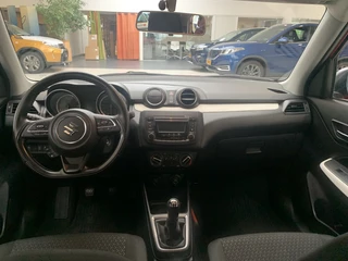 Suzuki Swift Suzuki Swift 1.2 Comfort Smart Hybride [LEASE €289,- | Airco | Lichtmetaal | - afbeelding nr 2