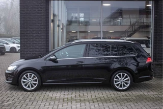 Volkswagen Golf - All-in rijklrprs | Navi | Massage | Stoel verw. - afbeelding nr 2